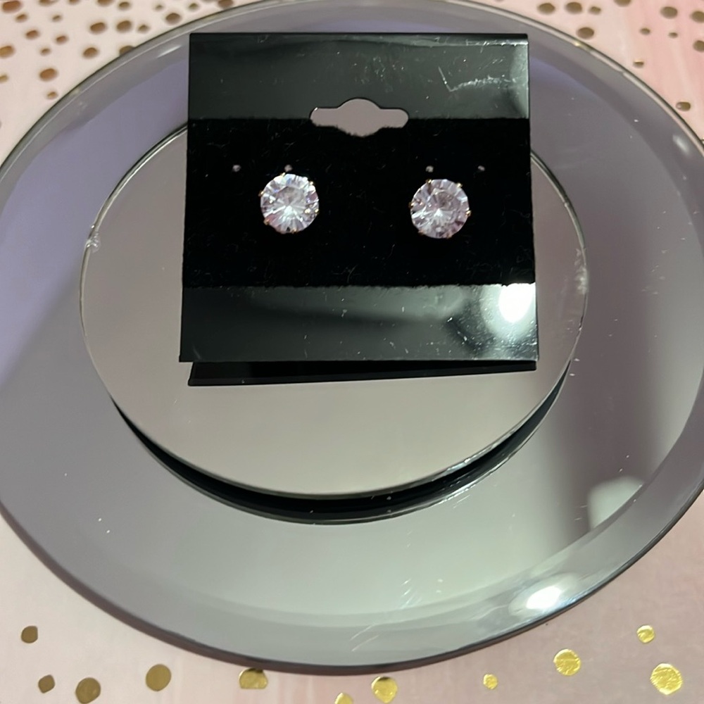 Gold cubic zirconia post earrings